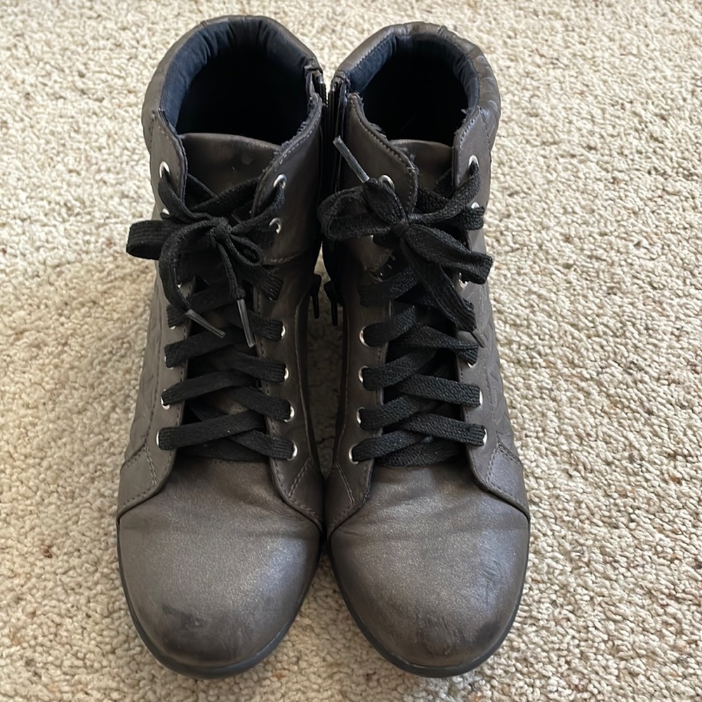 Justice boots